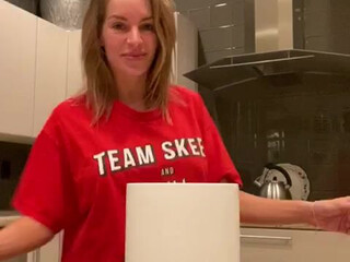 Kimmy Granger aka kimmygrangerxxx onlyfans hot girl takes a bath