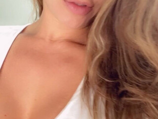 Francia James aka francety onlyfans experienced woman paws lips sex