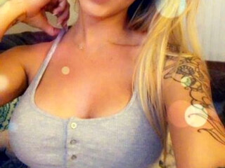 Austin Reign onlyfans sweet lady caresses rubber penis