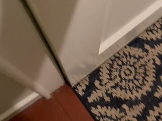 itskhloeexoxo  masturbates his swollen clit