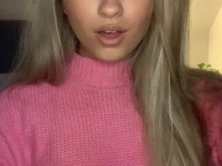 ellalxox onlyfans charming blonde near the pool