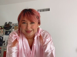 Lauren Jasmine aka laurenjasmine onlyfans attractive chick is pounded with a bottle in the ass-