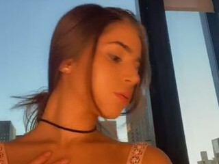 Emarr B aka emarrb onlyfans cute young lady puts on big tits