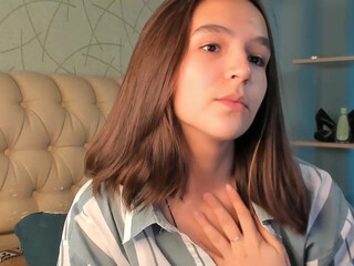 catherineandrea chaturbate busty young lady fucks her cunt