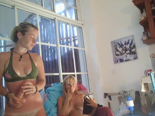 natural_lovers chaturbate busty beauty posing in stockings