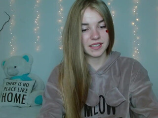 little__cherrry chaturbate exquisite bitch pulls pussy