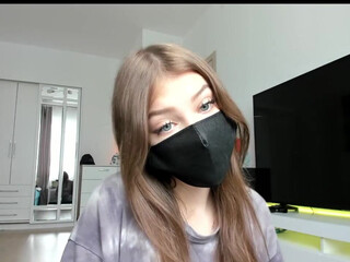 milana_j chaturbate rebellious curvy licks dildo