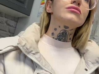 SarahLust recent december-5-2022