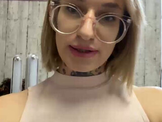 SarahLust recent december-3-2022