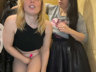 crazzychicks stripchat december-13-2022 camhooker