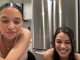 ittybity115598 chaturbate 2023 show