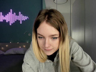 milaeva stripchat december-23-2022 webcam