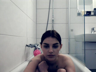 melonydeluxe stripchat november-11-2022 camerawork