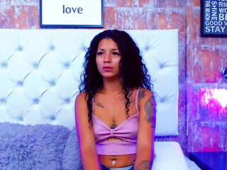 yamileth_curly stripchat december-12-2022 webcam HD