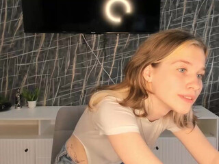 lynnatlee chaturbate spread her ass 9/04/2024