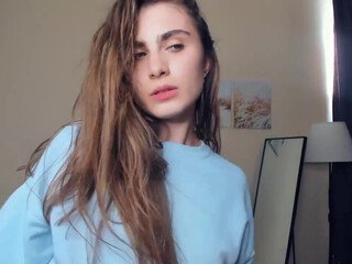 Sweetfilling Spy Show With Thin Hot Chick 8/07/2024