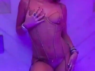Bella Thorne Onlyfans cam Model 16-Oct-2024
