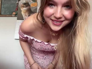 Kittengirlxo Chaturbate Usa Thin Young Chick 2/01/2025