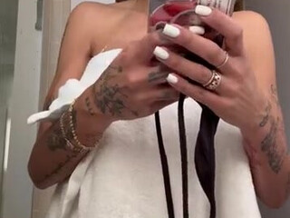 Mia Khalifa Onlyfans Recording Show Feb-26-2025