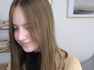 Julie_Wilson_ Chaturbate Masturbates Her Hole 05/03/2025