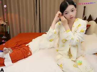 Chaturbate Luna_Liu520 Pale Model