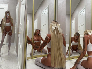 Vika_Devil Chaturbate morning fingering sextape