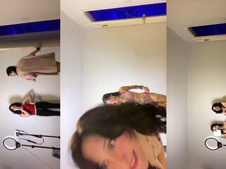 AppleBottomJeanz onlyfans new wet hole playing vids