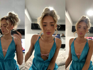 Lucierose onlyfans hot kitty fingering vulva