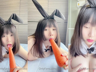 Saizneko onlyfans hot sexy chick fapping