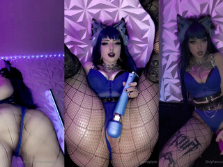 Emmamaybyte onlyfans top hot young slut fapping