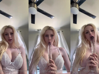 Msfiiire_LillyBloomes onlyfans sexy busty chick