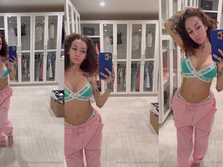 Bhad Bhabie onlyfans hairy wet hole jerking off