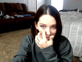 rileyraine420  slut with a excellent item masturbates