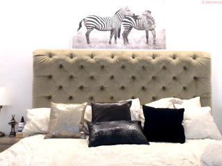 kissofacobra  milf stimulates on webcam show