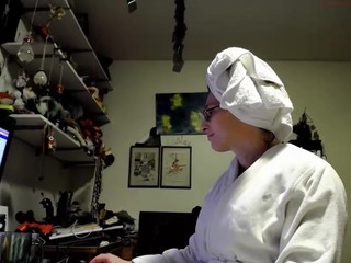 doxie  MFC streetwalker screwing her self