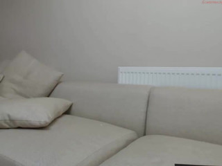 innocent_doll1  very want to cum for tokens