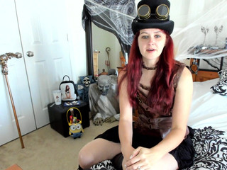 veronika_rose  plays with her pussy