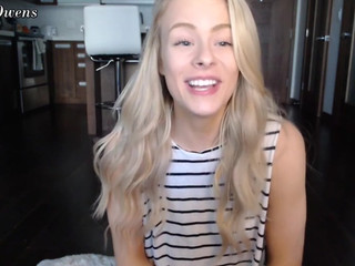 oliviaowens  Jerking her huge pussy hole