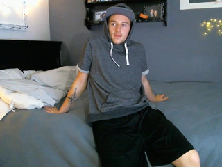 piercedandpretty  fucking her tight pussy