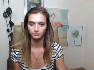 simone_swall  Spreads Her Legs for fingering