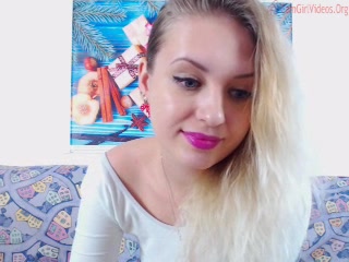 bradlyblond  Fucks her pussy for tokens