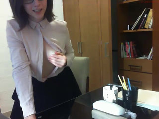 gabry000  enjoys her feel in general chat