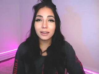 eevie_moon  sweet webcam doll