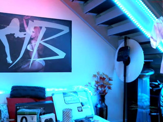 jennyblighe  slim dirty webcam girl