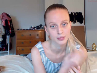 ellaa91  Fingering puss vibrator