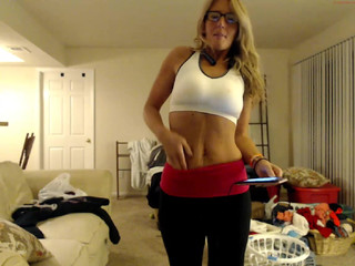 meetjena  horny streetwalker screwing her self