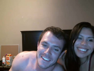 jakethesnake417  rubs her button in individual exhibit