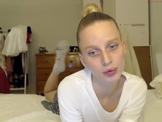 ellaa91  make pussycat and prey spanking