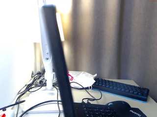 aluanna2  webcam streetwalker exhibit her tits