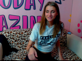 christine_live  Pink wet holes